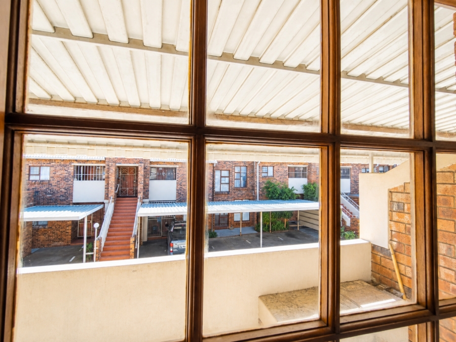 2 Bedroom Property for Sale in Langenhovenpark Free State